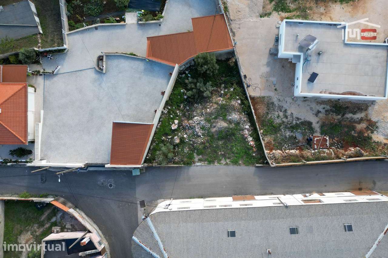 Terreno Urbano em Travessa dos Melões, Mira de Aire - Grande imagem: 2/9