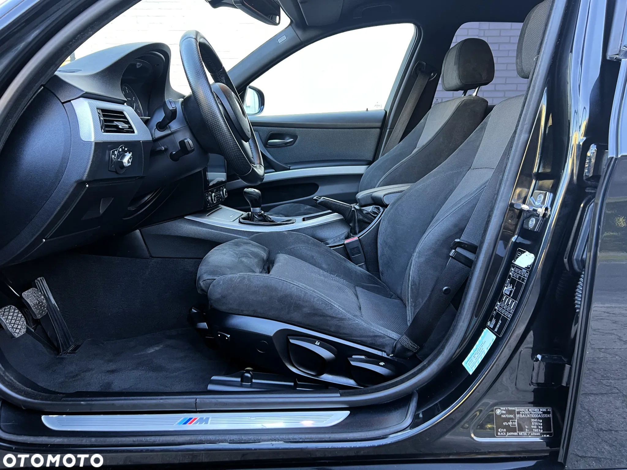 BMW Seria 3 318d DPF Touring Edition Sport - 25