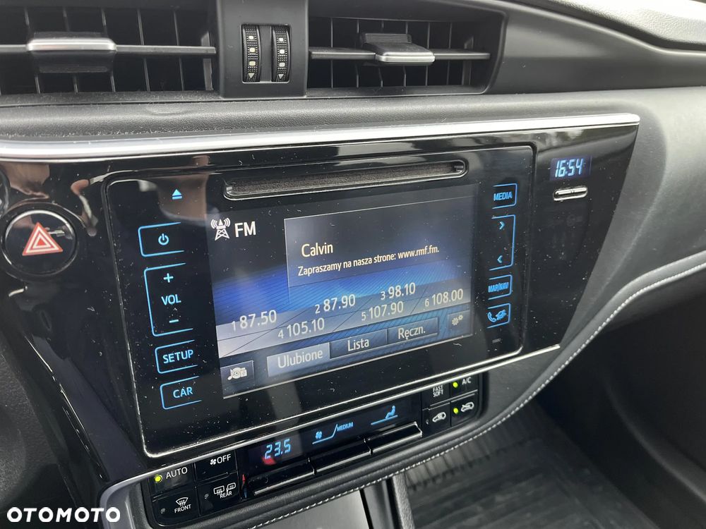 Toyota Auris 1.6 D-4D Premium - 21