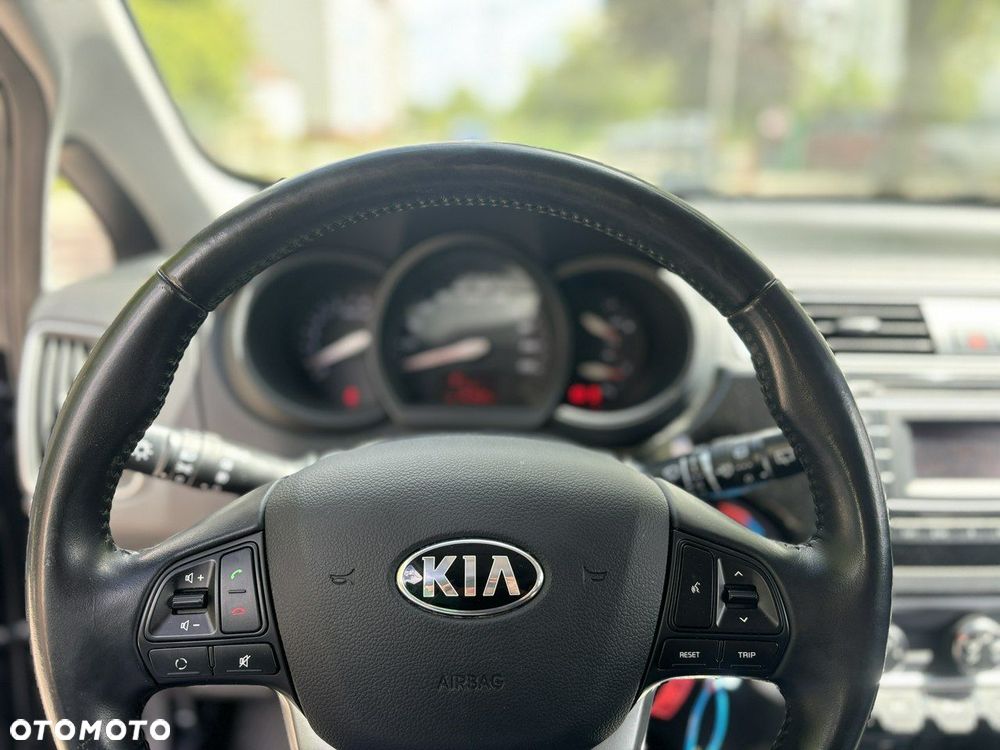 Kia Rio - 11