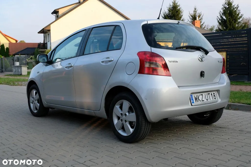 Toyota Yaris 1.0 Luna A/C - 3