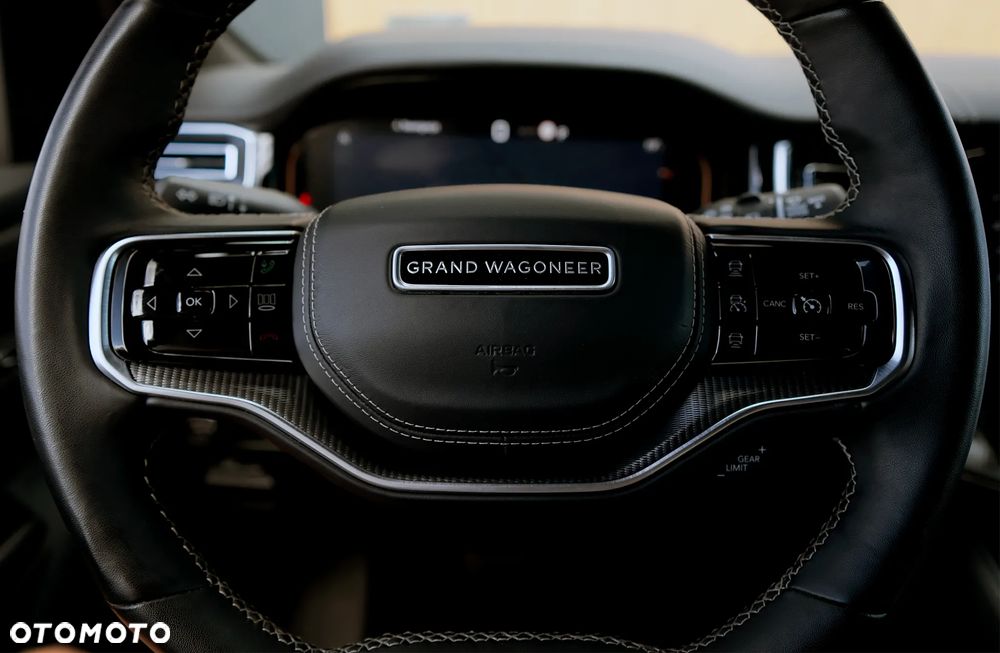 Jeep Grand Wagoneer - 32