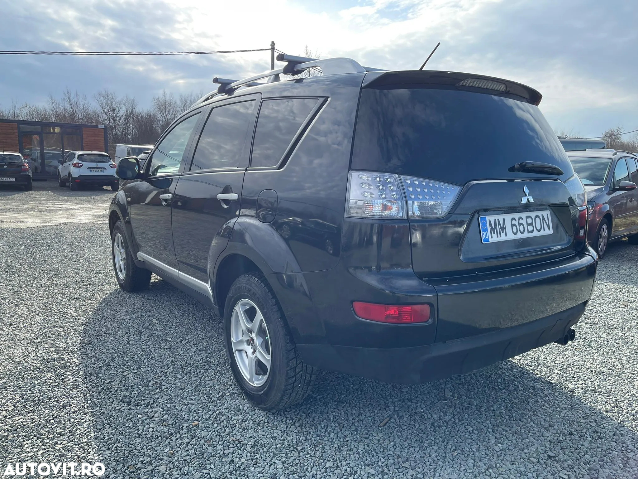 Mitsubishi Outlander 2.2 DI-D NAVI Instyle - 12
