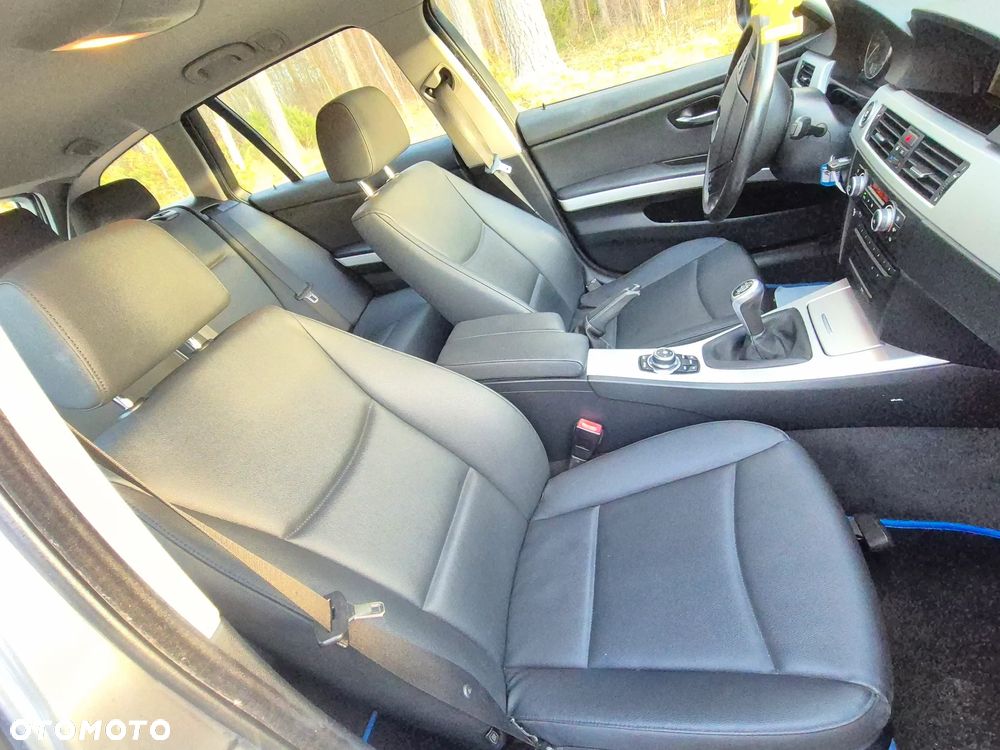 BMW Seria 3 318d DPF Edition Exclusive - 15