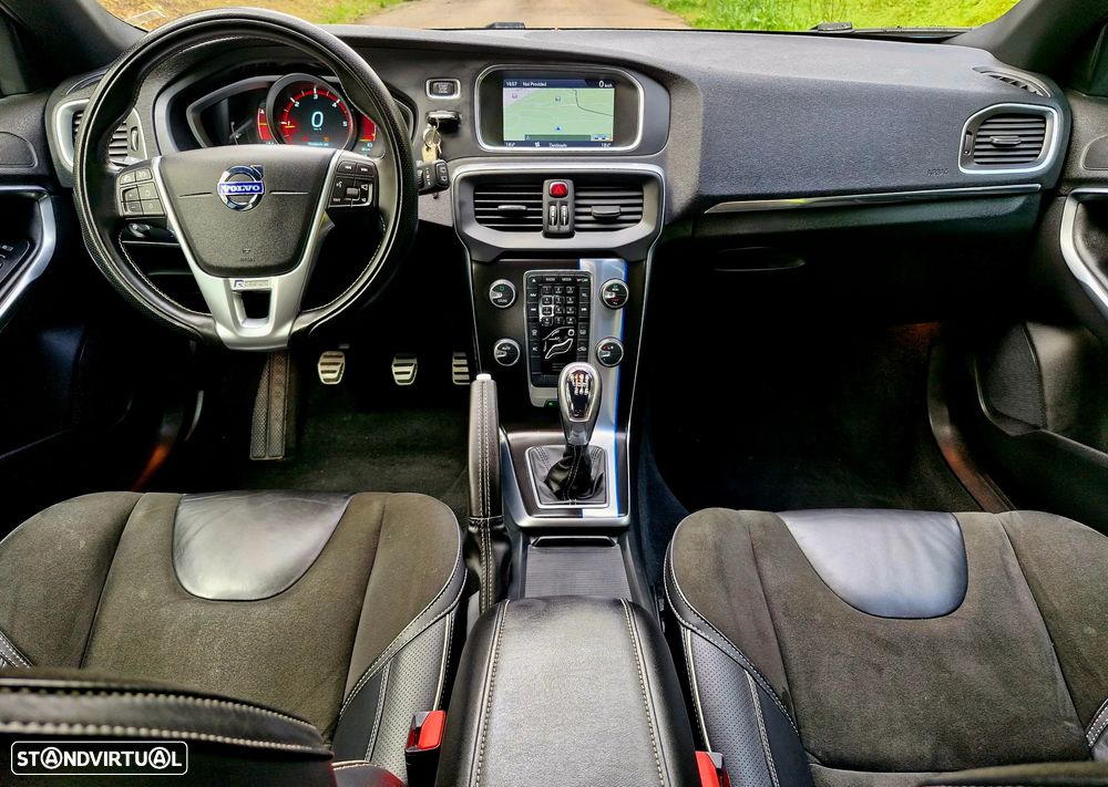 Volvo V40 1.6 D2 R-Design - 26