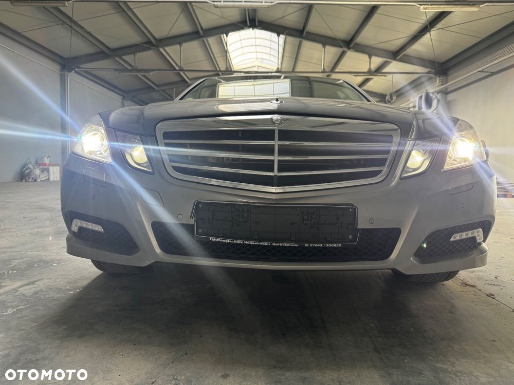 Mercedes-Benz Klasa E 350 CDI DPF 4Matic BlueEFFICIENCY 7G-TRONIC Avantgarde - 3