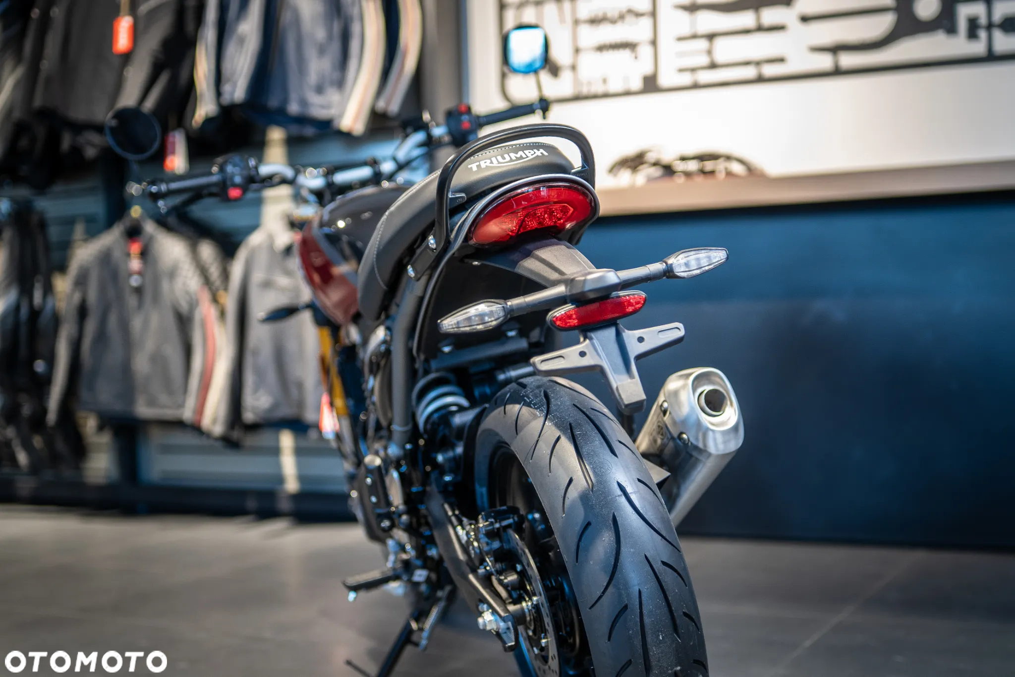 Triumph Inny - 10
