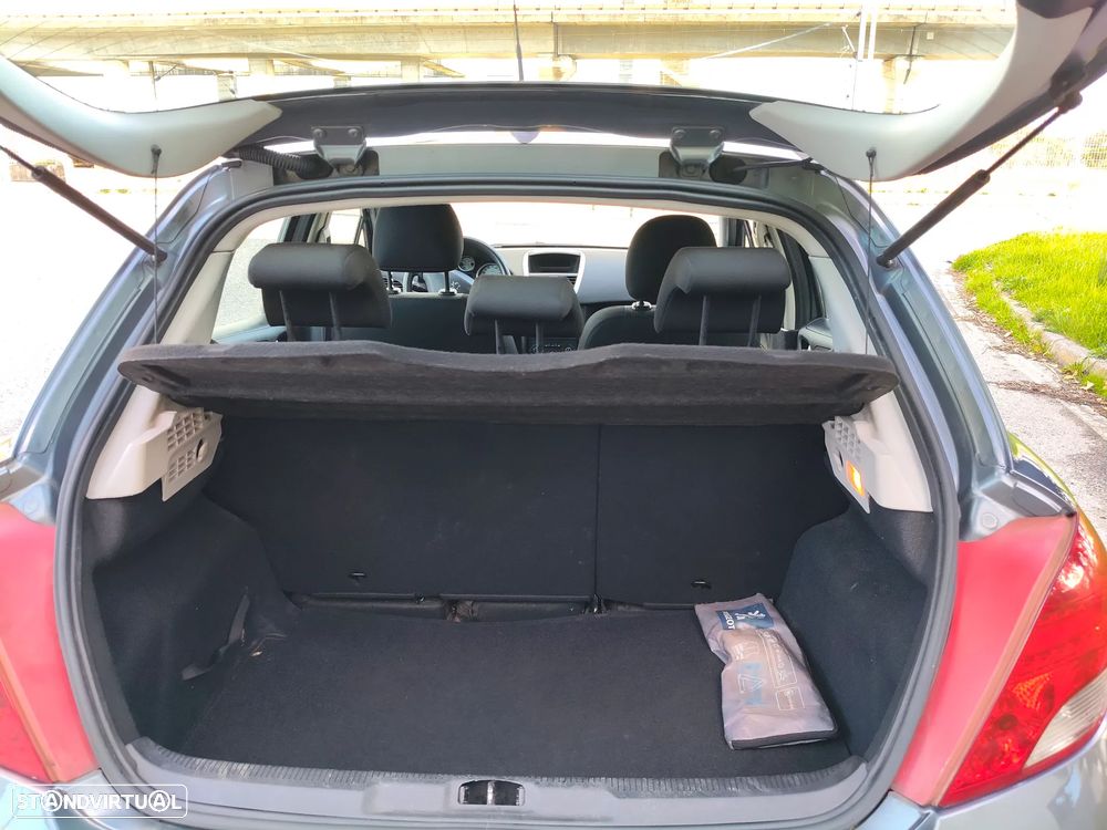 Peugeot 207 1.4 16V SE Millesim 200 Anos - 10