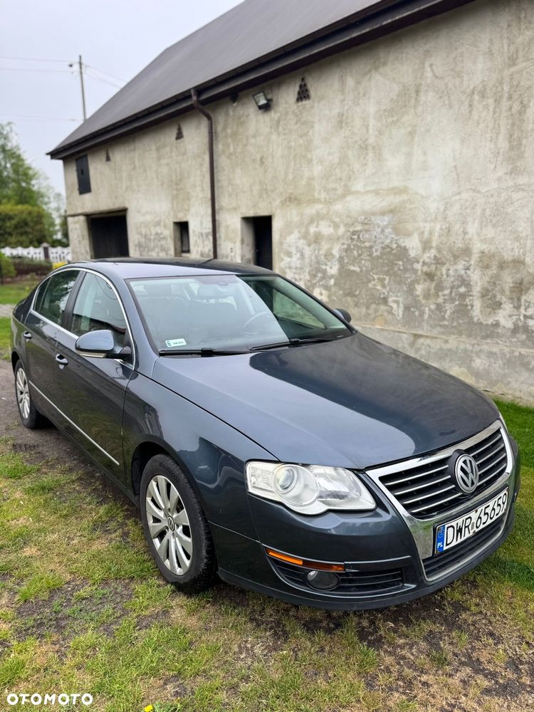 Volkswagen Passat 1.9 TDI Sportline - 3