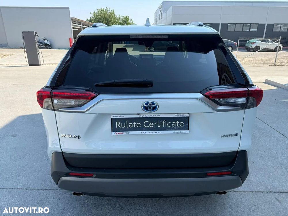 Toyota RAV4 - 8