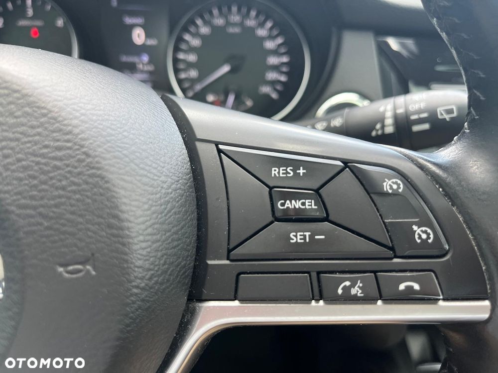 Nissan Qashqai 1.6 DCi N-Connecta - 9