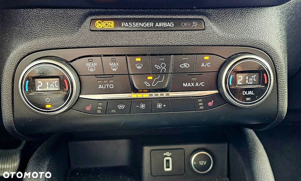 Ford Focus 1.5 EcoBlue Start-Stopp-System TITANIUM - 21