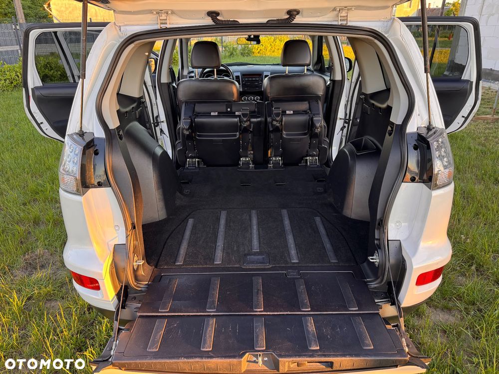 Mitsubishi Outlander - 3