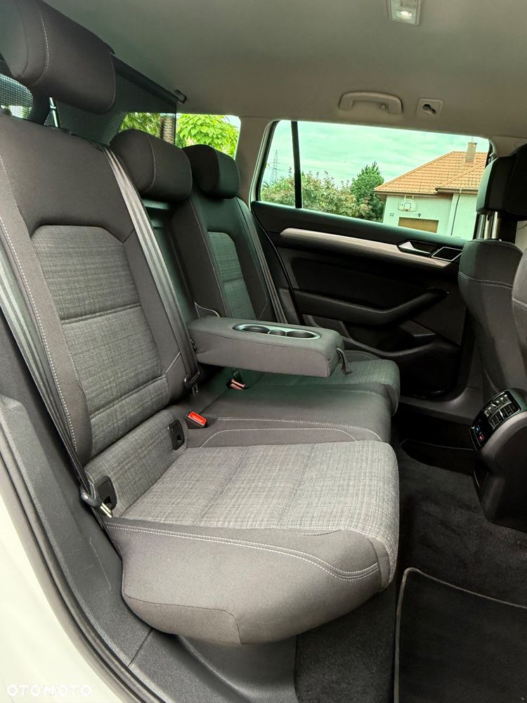 Volkswagen Passat 2.0 TDI (BlueMotion Technology) DSG Highline - 17