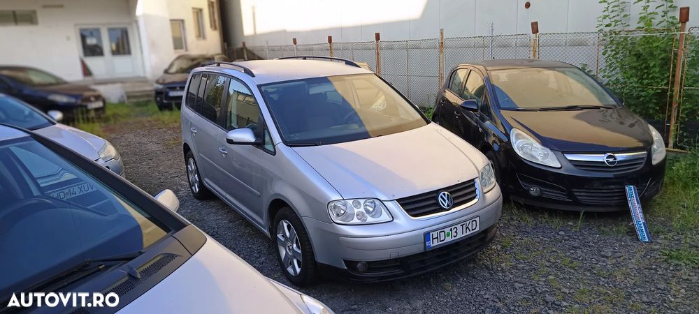 Volkswagen Touran 2.0 TDI DPF Trendline - 17