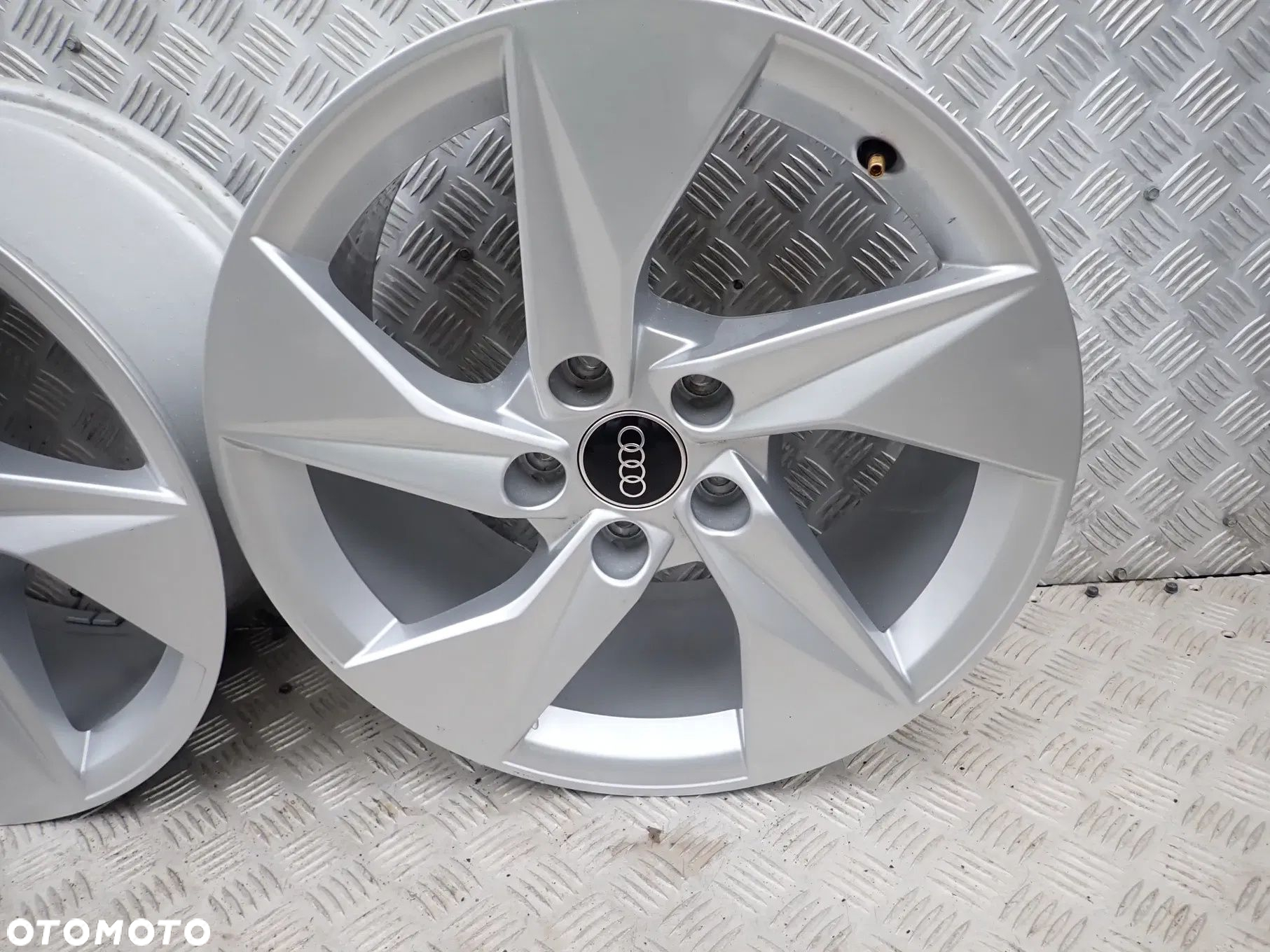 FELGI ALUMINIOWE 17 5x112 AUDI A3 S3 8Y NAJNOWSZY MODEL 8Y0601025A - 6