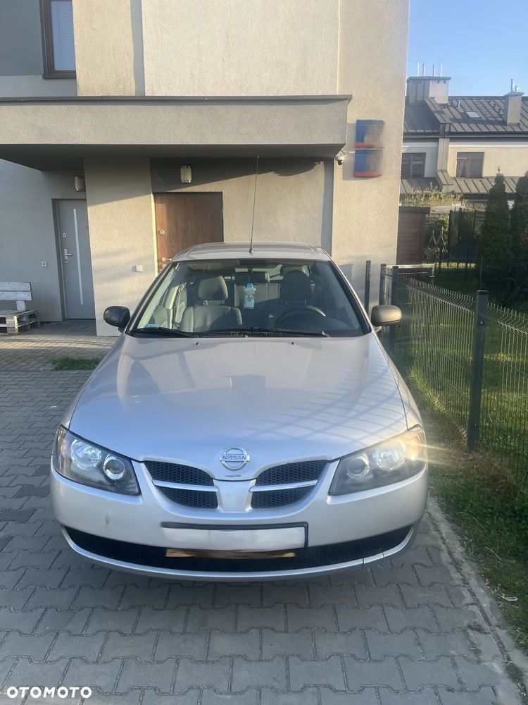 Nissan Almera 1.5 Base - 3