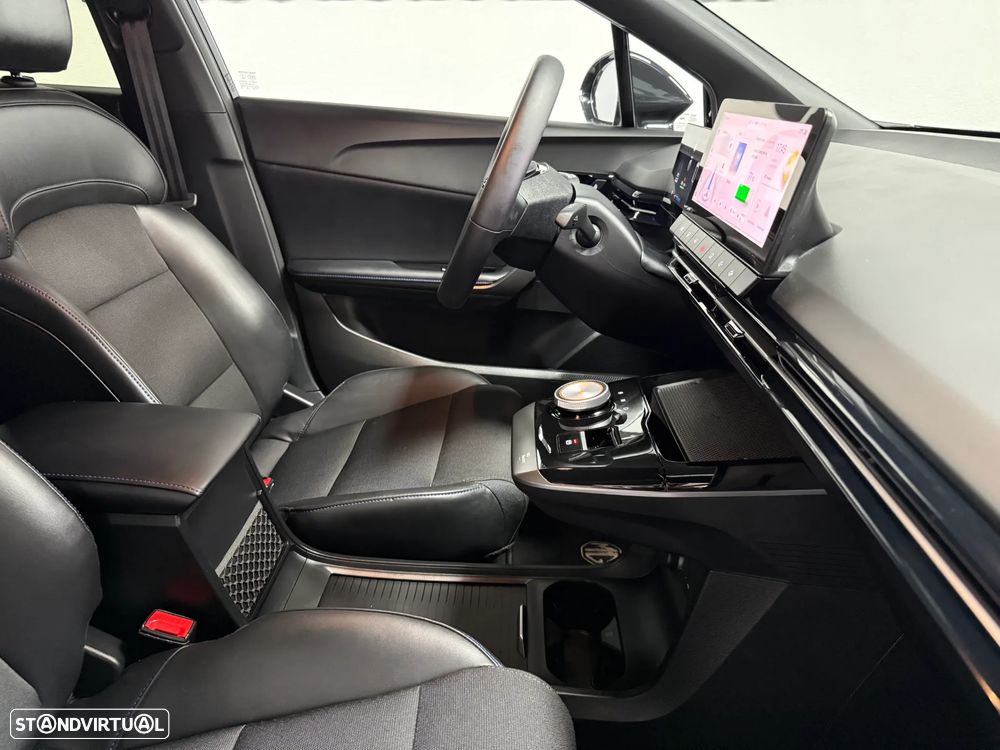 MG MG4 64 kWh Luxury - 10