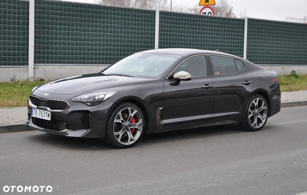 Kia Stinger - 1