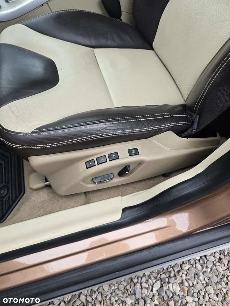 Volvo XC 60 2.4D Kinetic - 24