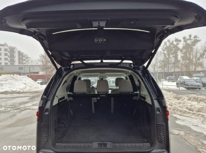 Land Rover Discovery D250 S - 13