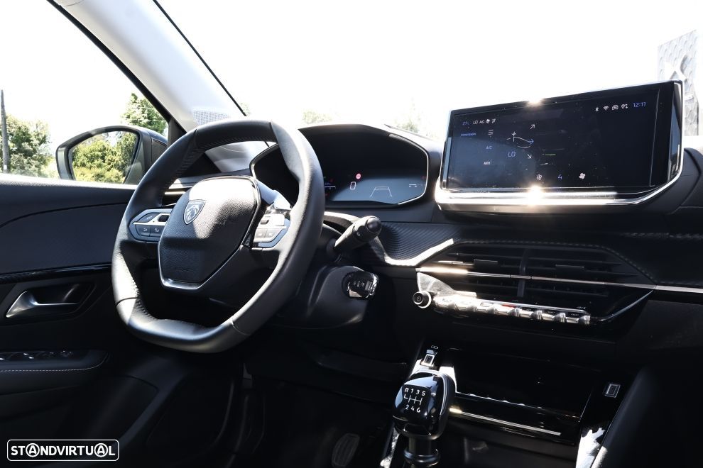 Peugeot 208 1.2 PureTech Allure - 11