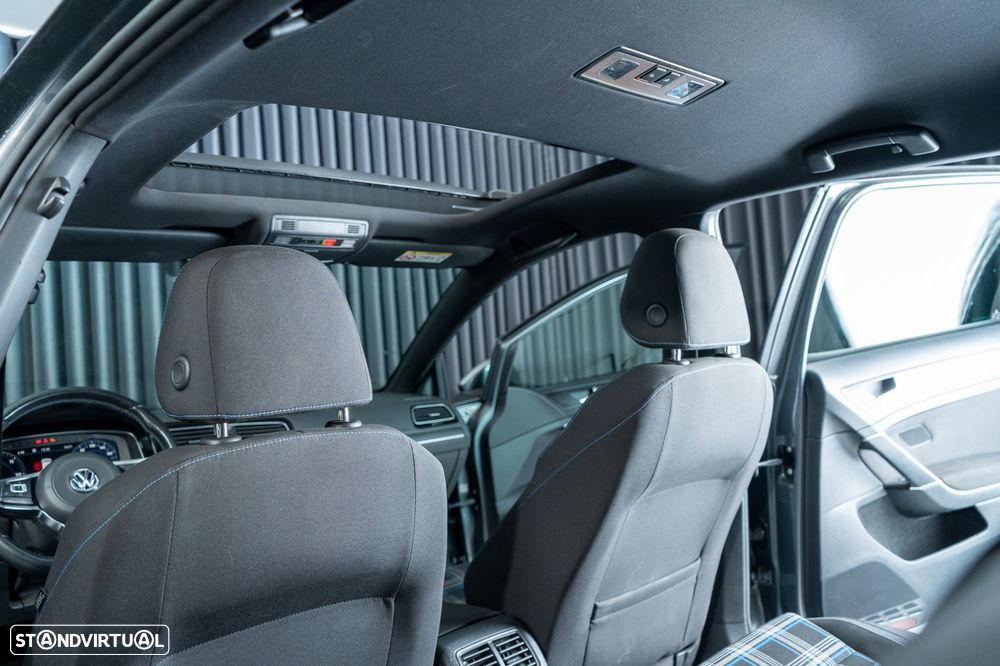 VW Golf 1.4 GTE Plug-In-Hybrid DSG - 5