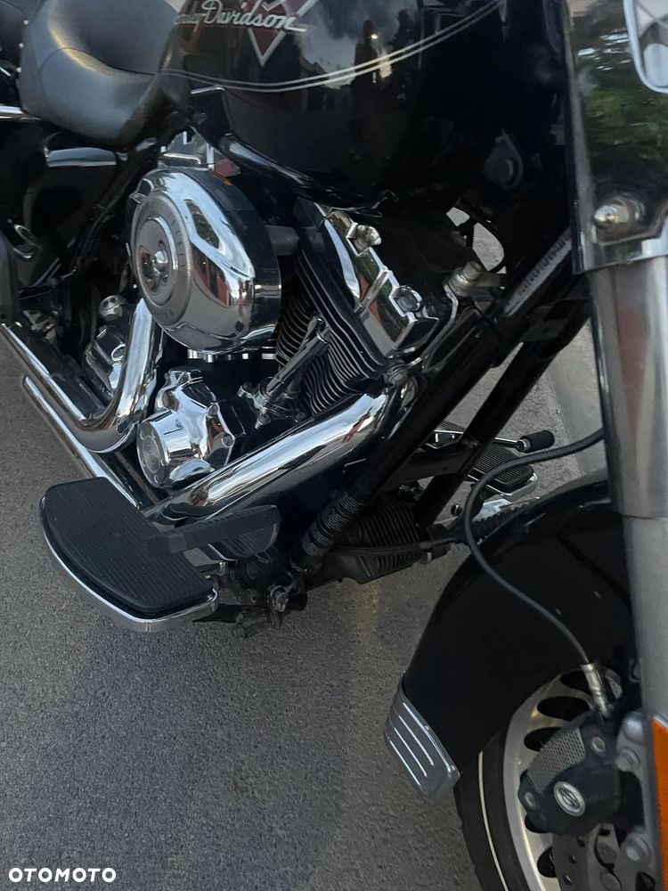 Harley-Davidson Touring Road King - 11