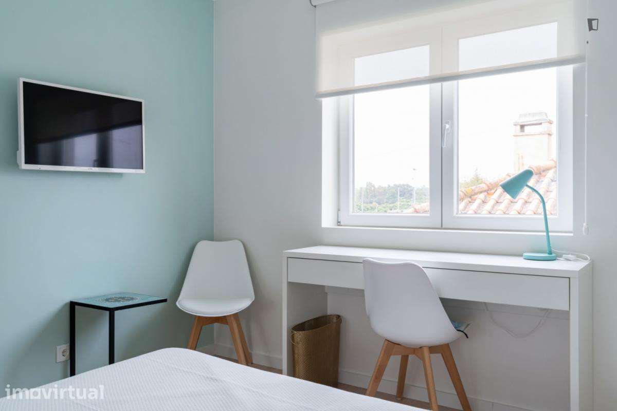 Quarto - localizado em Carcavelos Lisbon - Grande imagem: 2/24