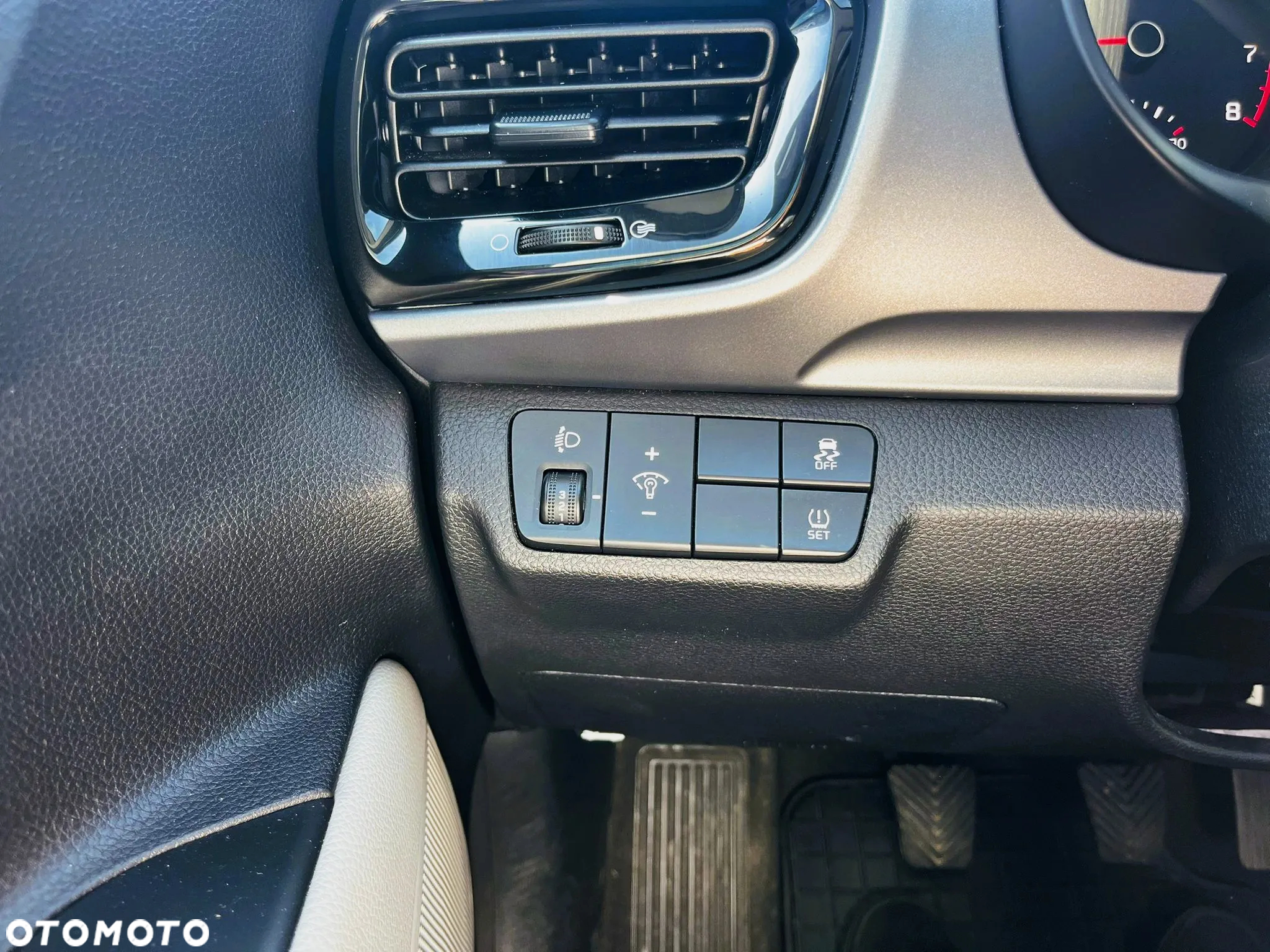 Kia Stonic 1.0 T-GDI L - 18