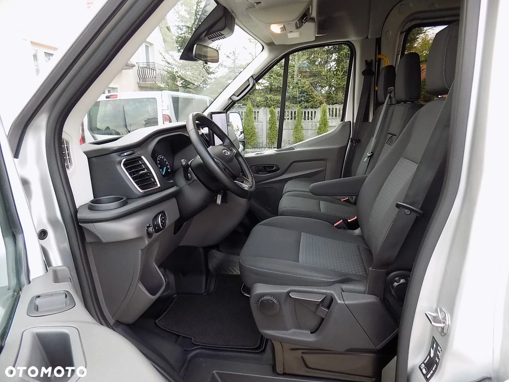 Ford Transit Kombi L3H2 Limited - 24