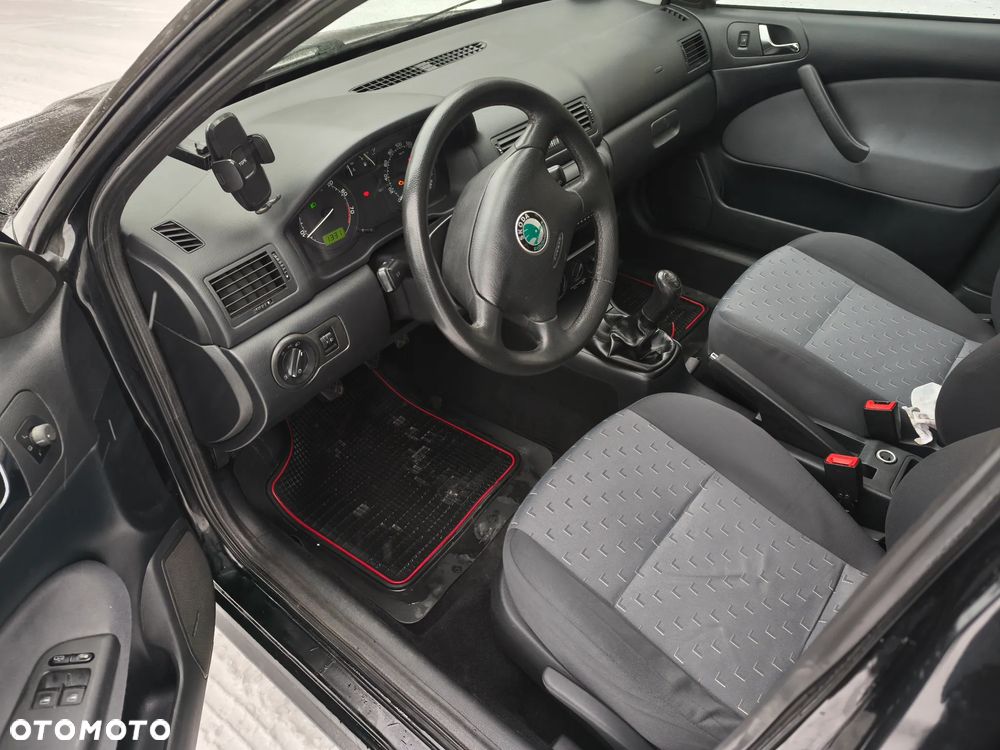 Skoda Octavia 1.6 Tour - 5