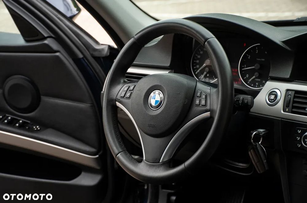 BMW Seria 3 - 24