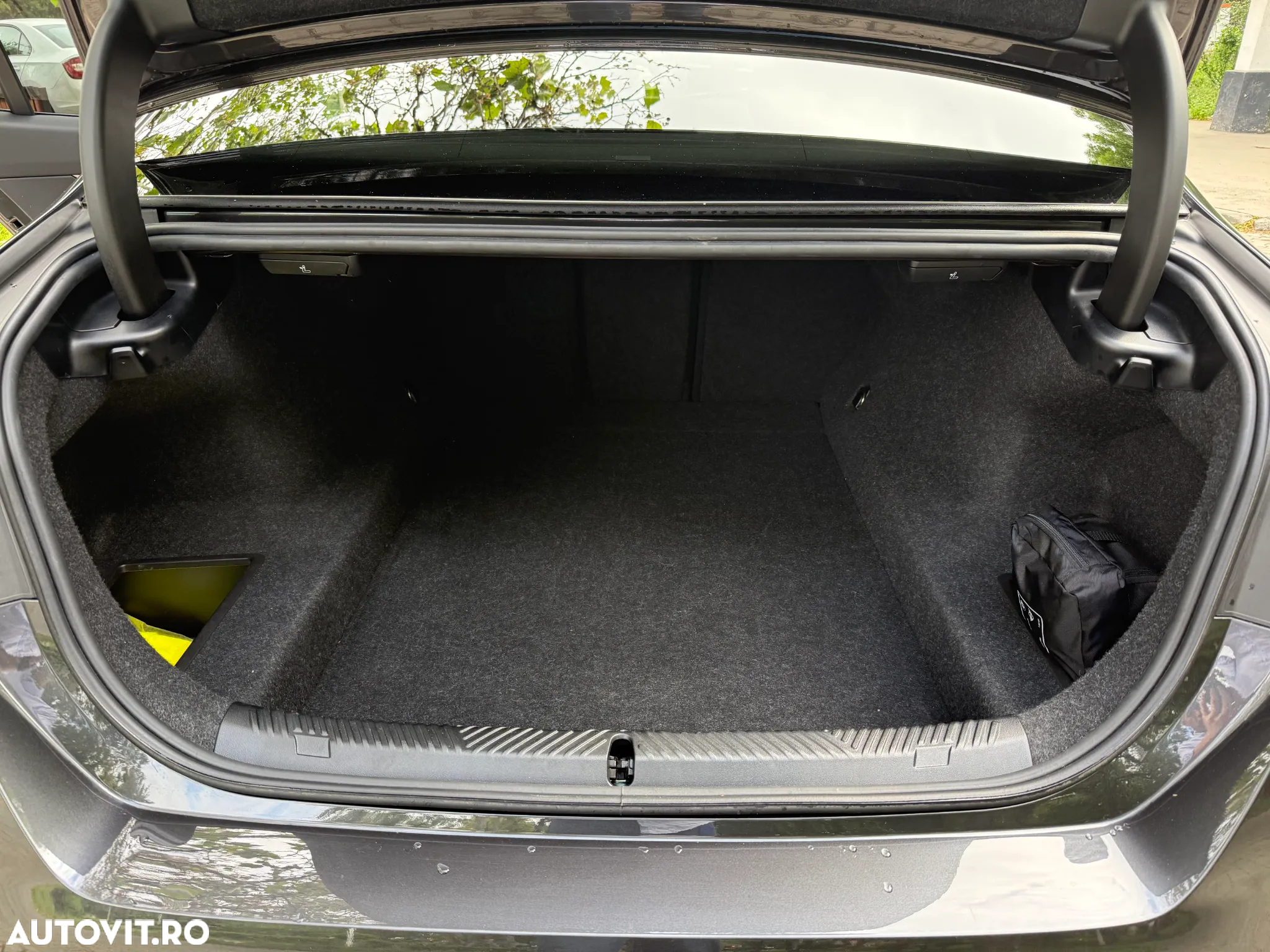 BMW Seria 5 520i Aut. - 31