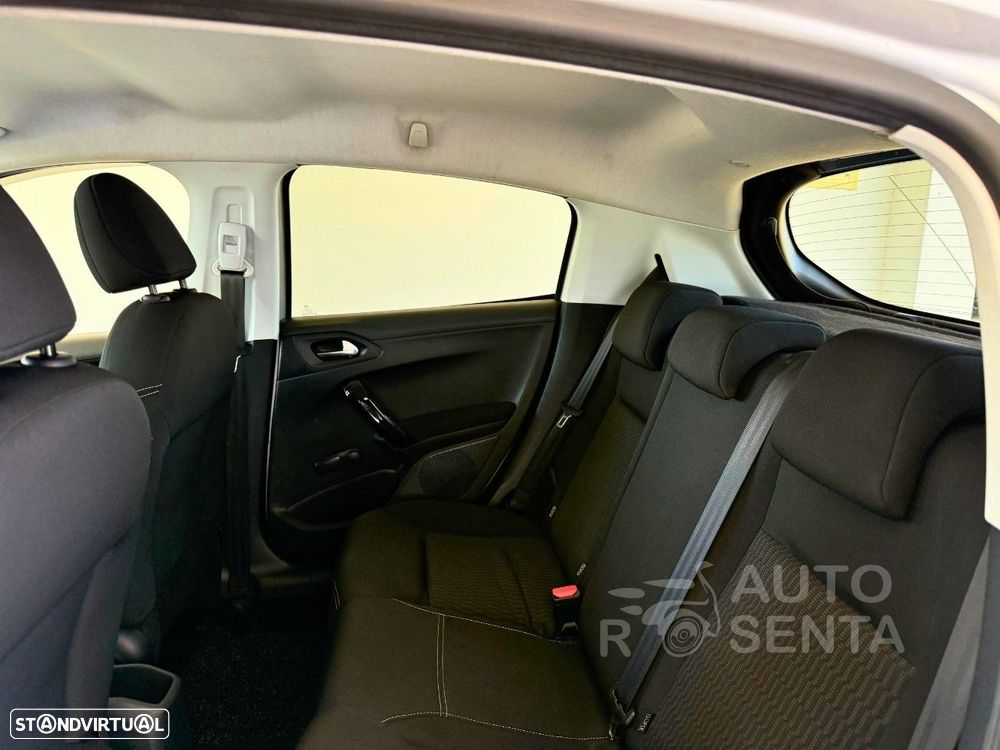 Peugeot 208 1.2 PureTech Allure - 20