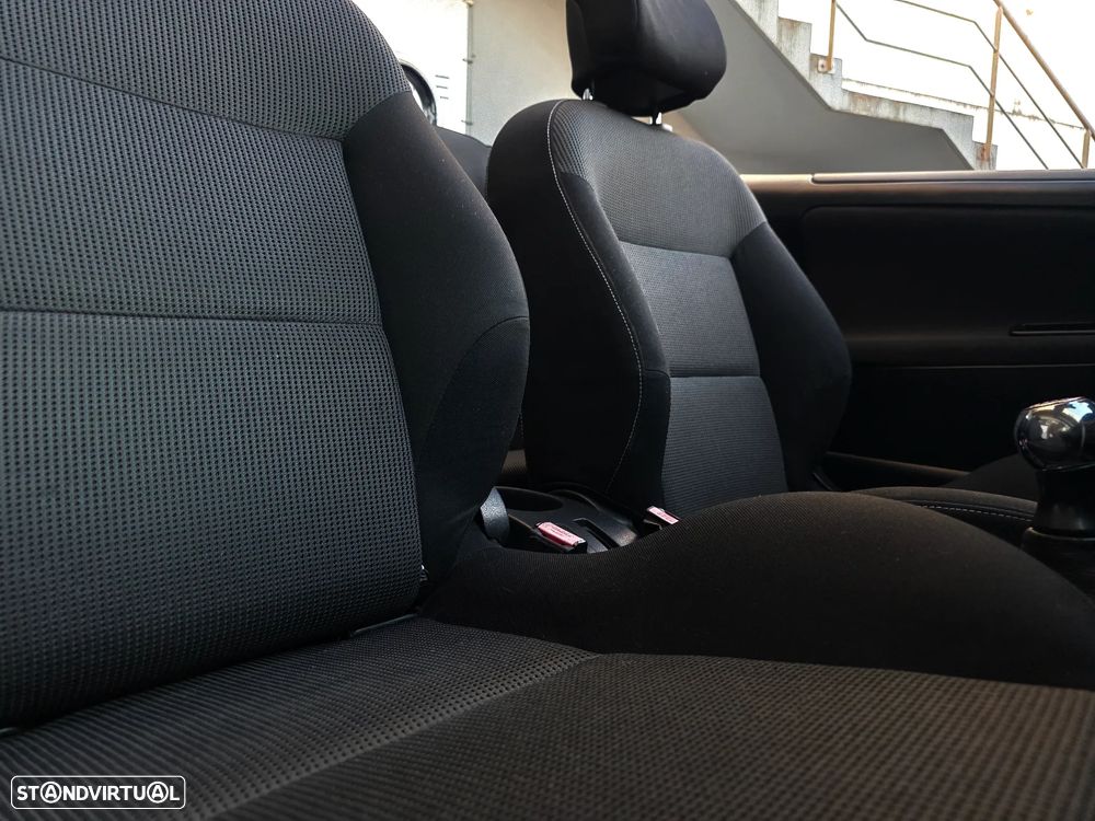 Peugeot 207 CC 1.6 HDi Sport FAP - 32