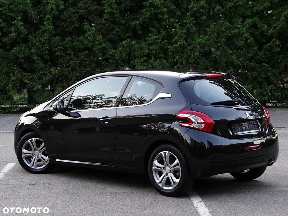Peugeot 208 120 VTI Intuitive - 24