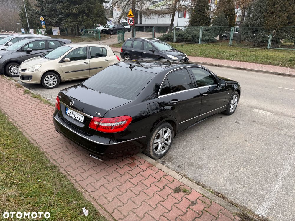 Mercedes-Benz Klasa E 250 CDI DPF BlueEFFICIENCY 7G-TRONIC Avantgarde - 4