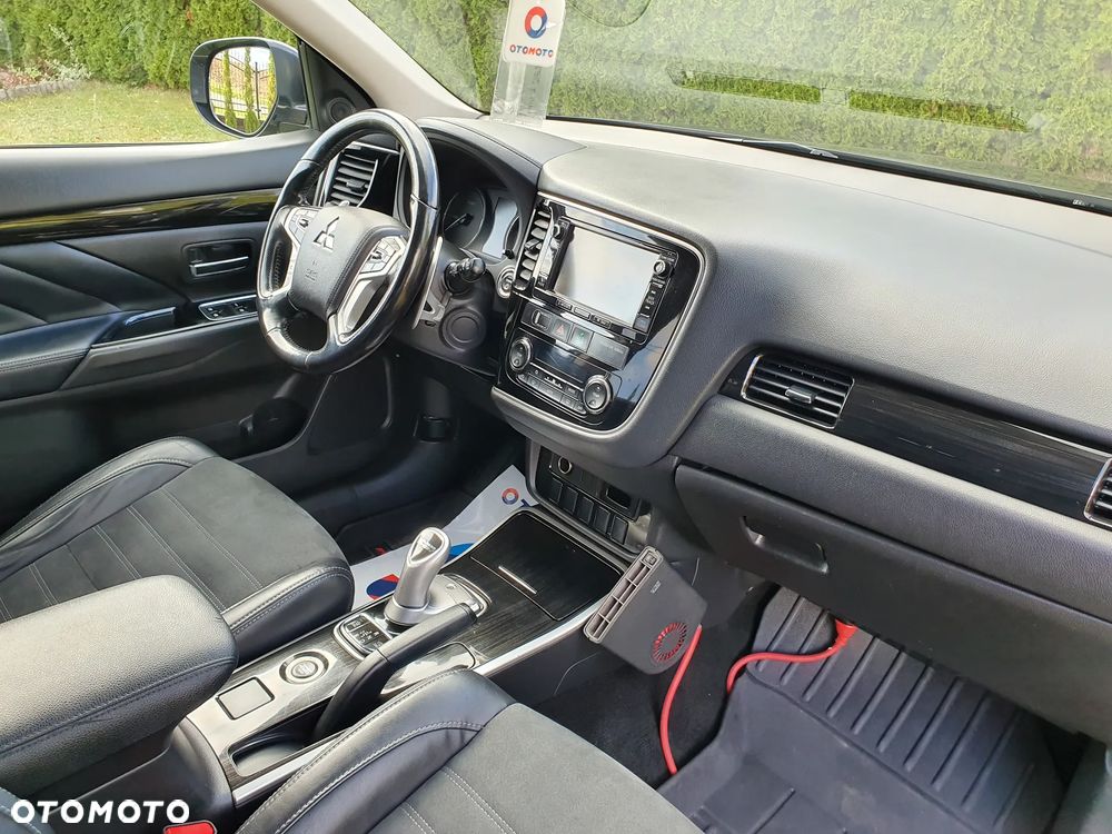 Mitsubishi Outlander Instyle NAVI - 16