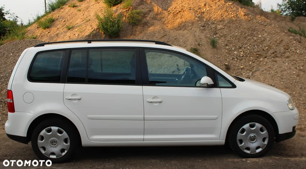 Volkswagen Touran - 2