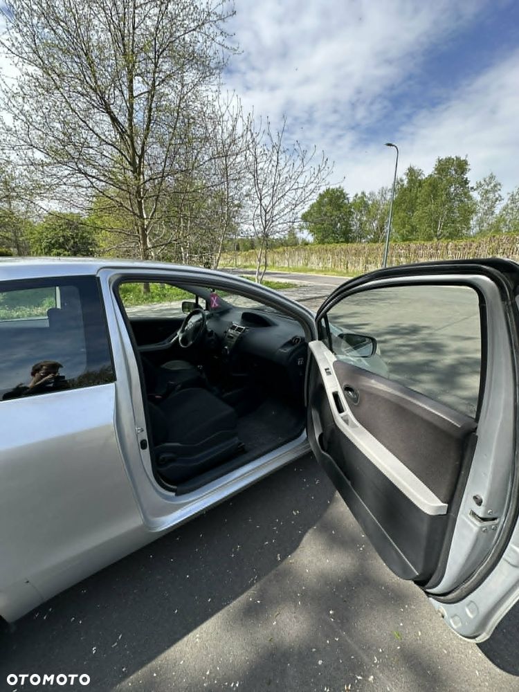 Toyota Yaris - 8