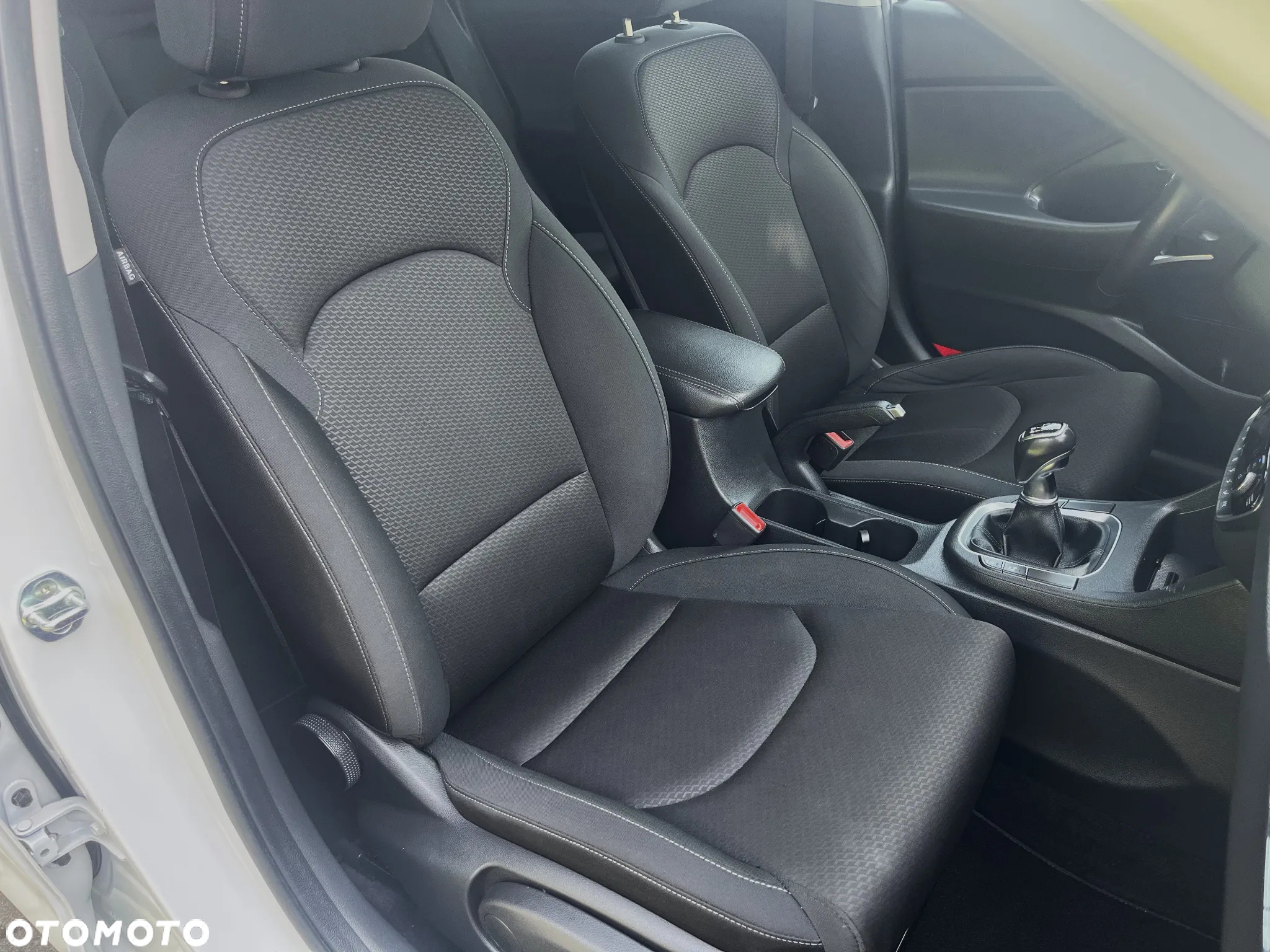 Hyundai i30 1.6 CRDi BlueDrive Premium - 18