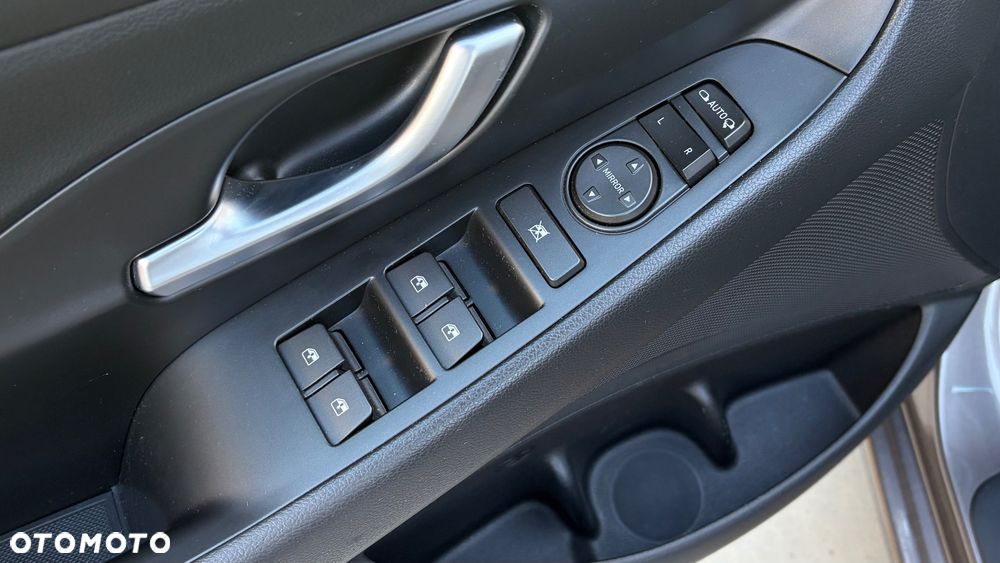 Hyundai i30 1.5 T-GDI 48V-Hybrid DCT N-Line - 11