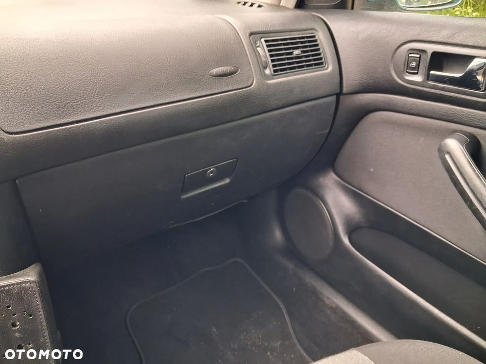 Volkswagen Golf - 11