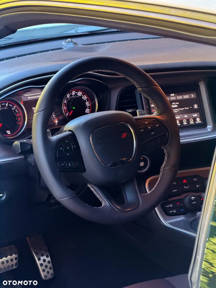 Dodge Challenger 5.7 R/T - 24