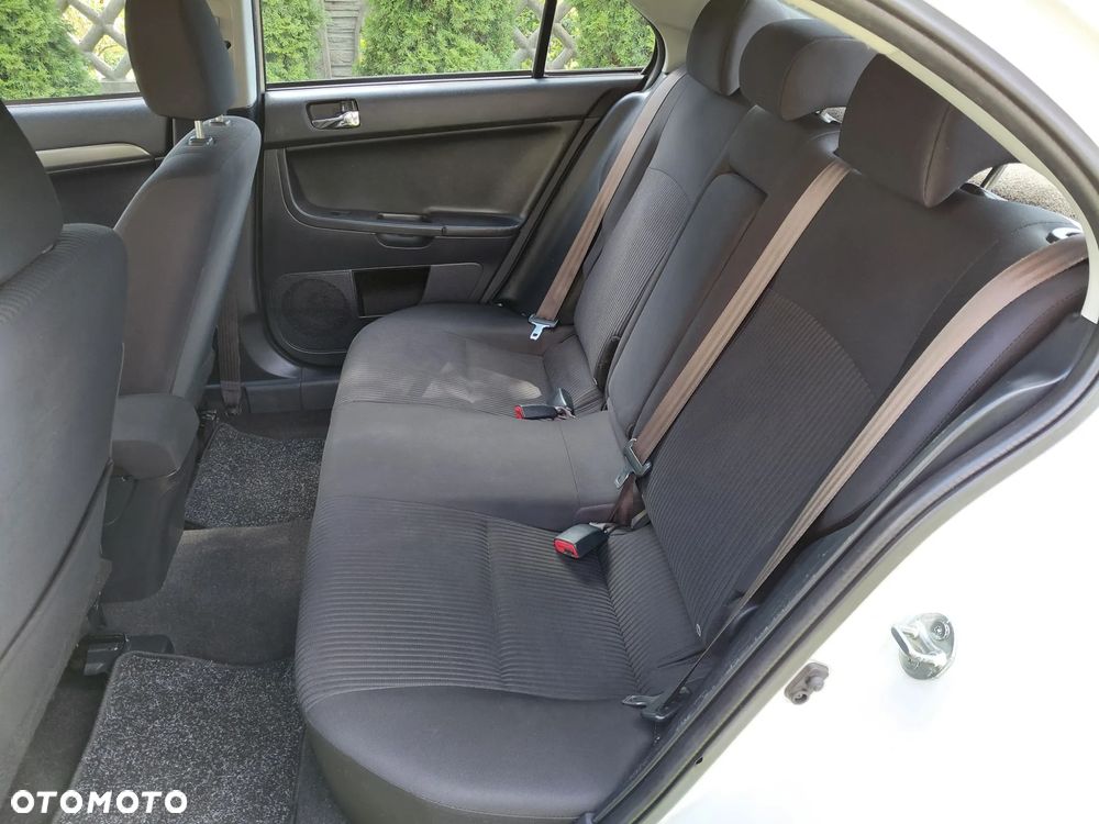 Mitsubishi Lancer 1.6 ClearTec Edition - 16