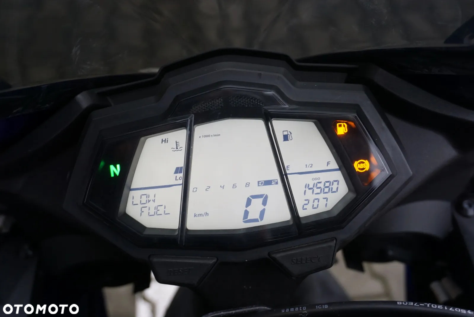 Yamaha YZF - 8