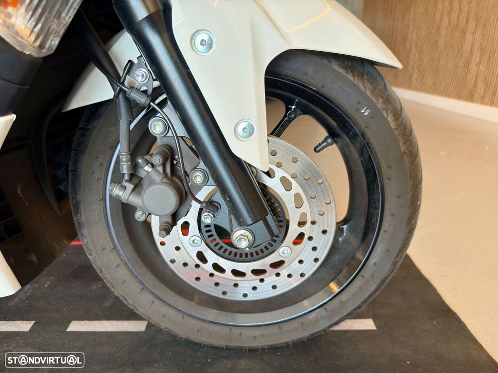 Yamaha NMAX - 5