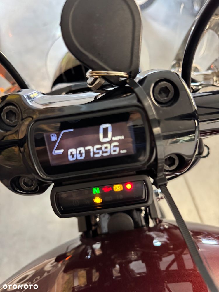 Harley-Davidson Softail Breakout - 13