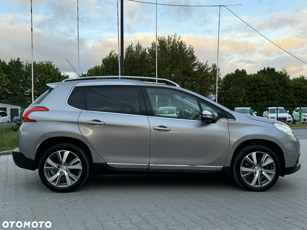 Peugeot 2008 - 13